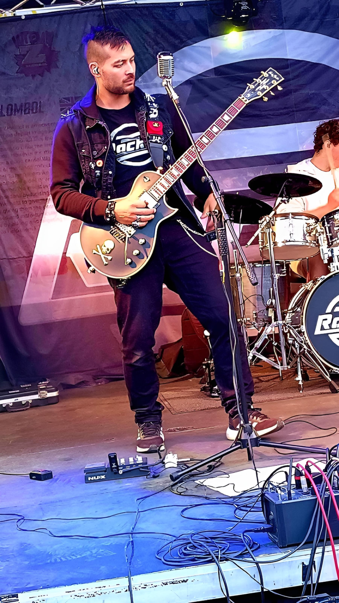 Mike Hafstad live på gitar