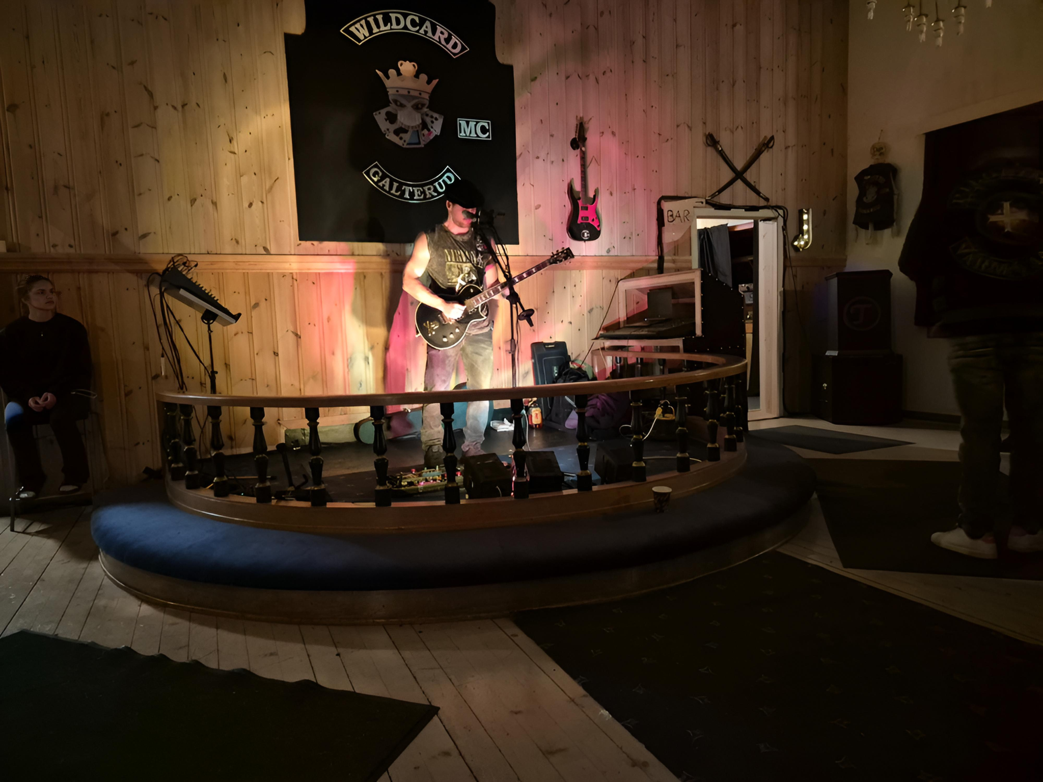 Mike Hafstad live på scene